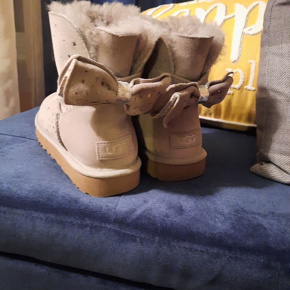 Boots - Picture 2 of 6